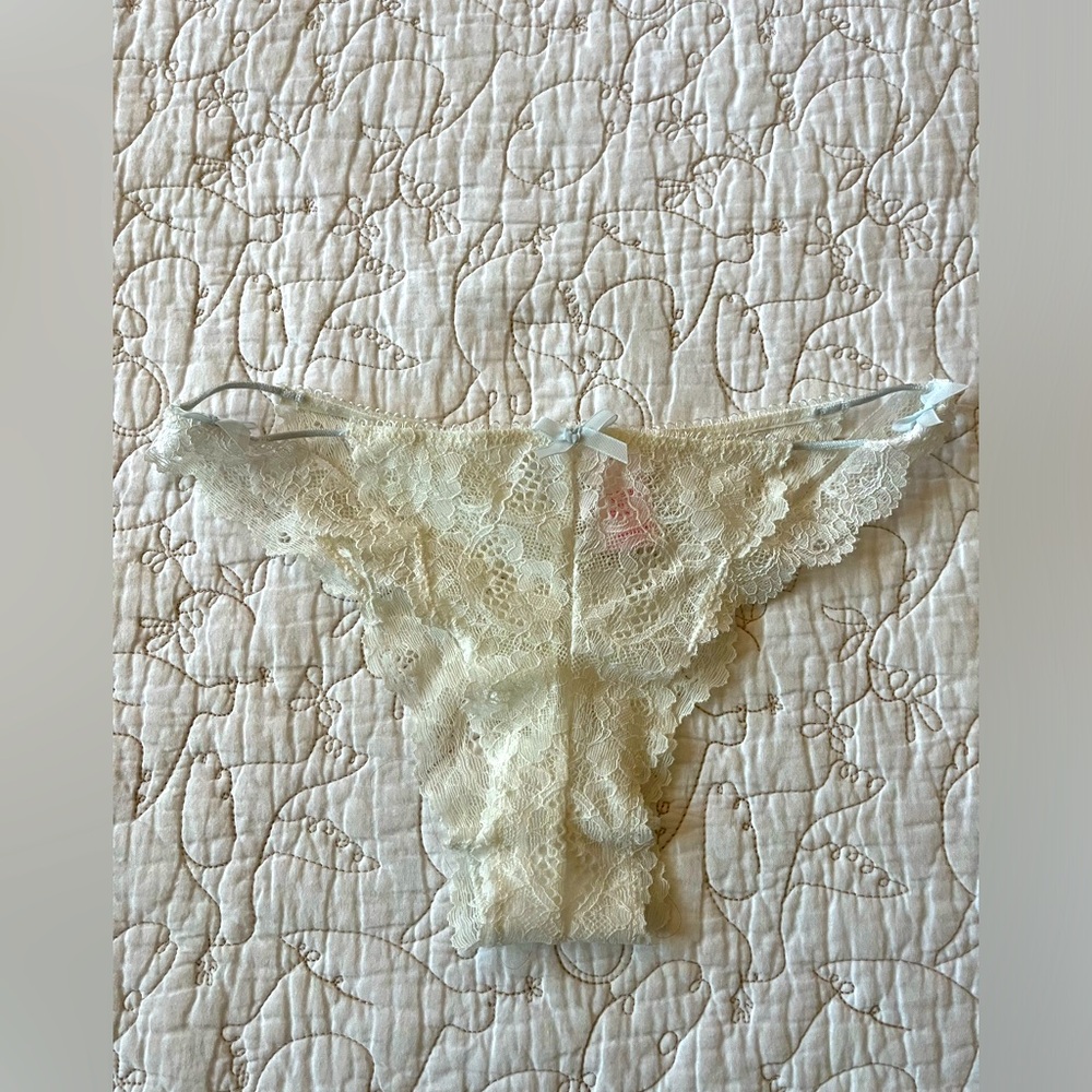 Victoria's Secret Ivory Lace Panties Size XS